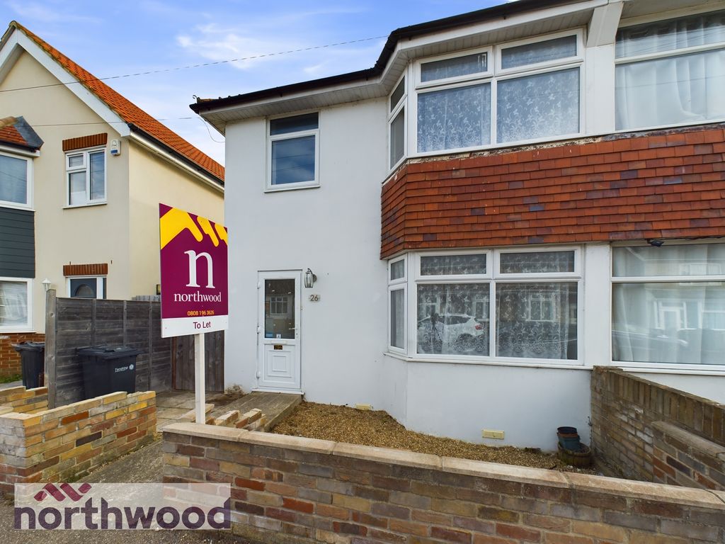 3 bed semidetached house to rent in Carrs Road, ClactonOnSea CO15, £