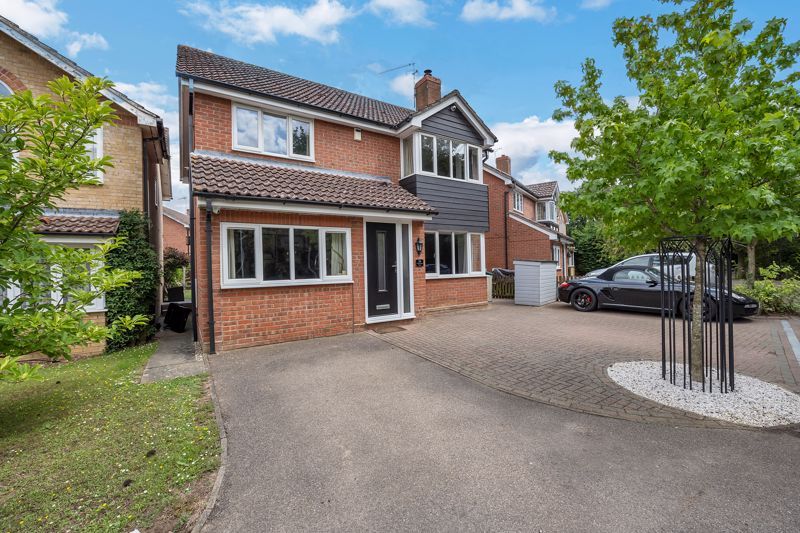 4 bed detached house for sale in Thistledown Drive, Ixworth, Bury St