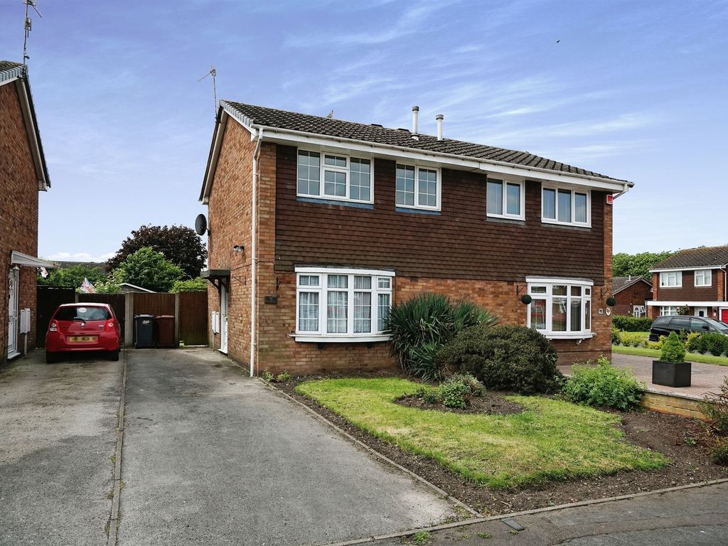 3 bed semidetached house for sale in Halcyon Way, BurtonOnTrent DE14