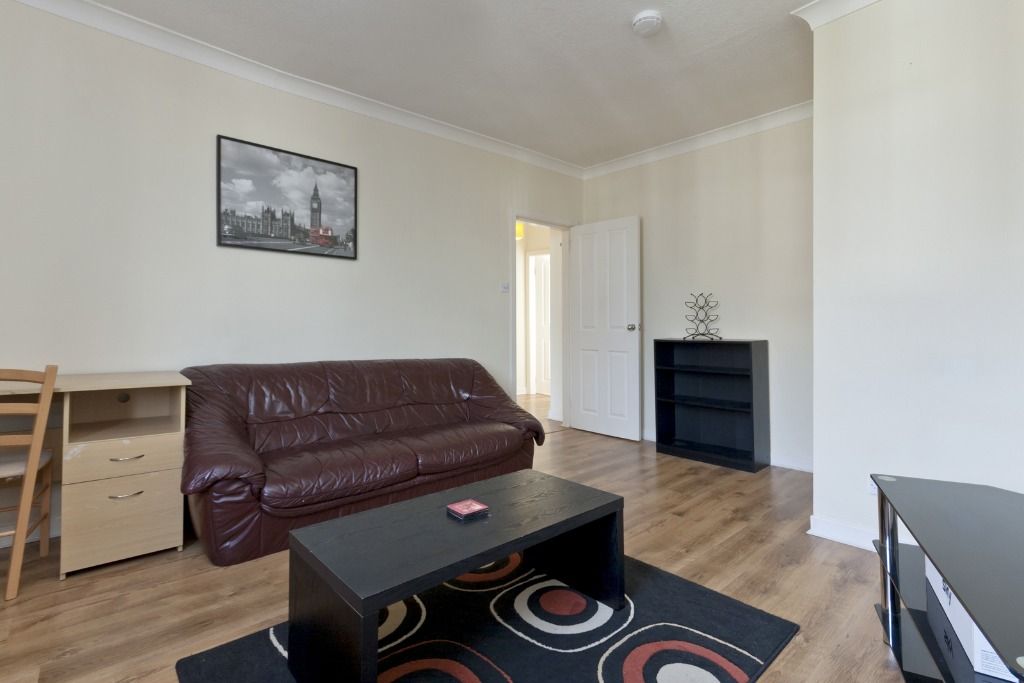 1 bed flat to rent in Rosemount Place, Rosemount, Aberdeen AB25, £475