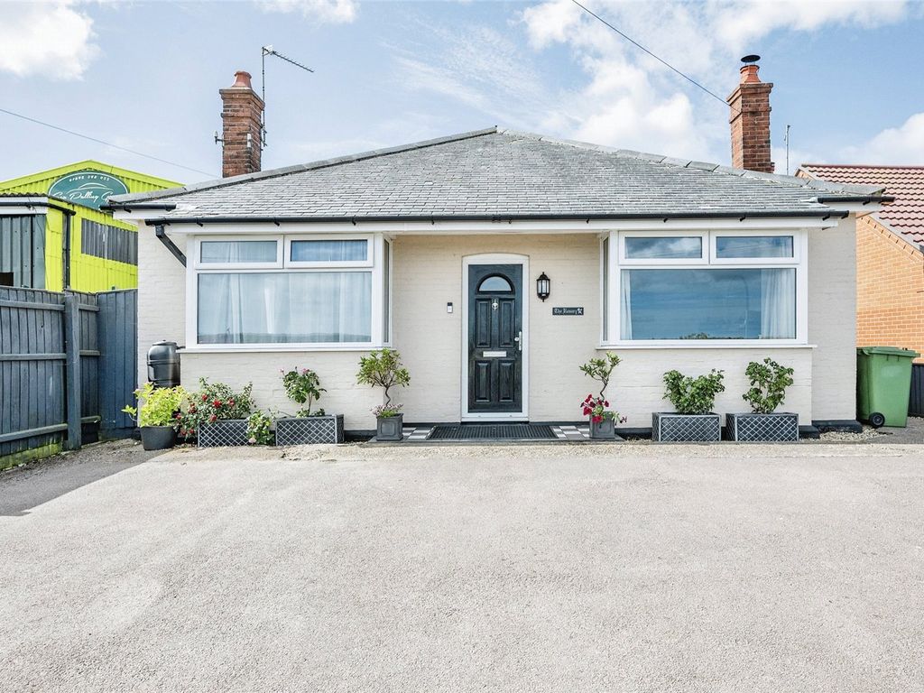 3 bed bungalow for sale in Waxham Road, Sea Palling, Norwich, Norfolk