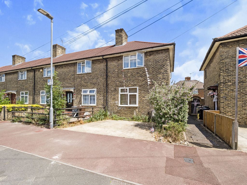 2 bed end terrace house for sale in Harrison Road, Dagenham RM10 Zoopla