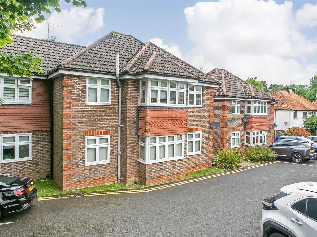 2 bed flat for sale in 102 Brighton Road, Hooley, Coulsdon CR5 Zoopla