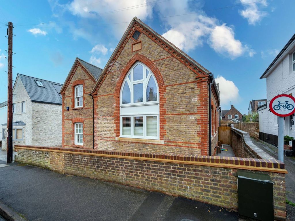 3 bed for sale in Down Road, Merrow, Guildford GU1, £650,000