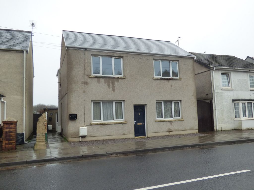 3 bed flat to rent in Maesteg Road, Tondu, Bridgend . CF32 Zoopla