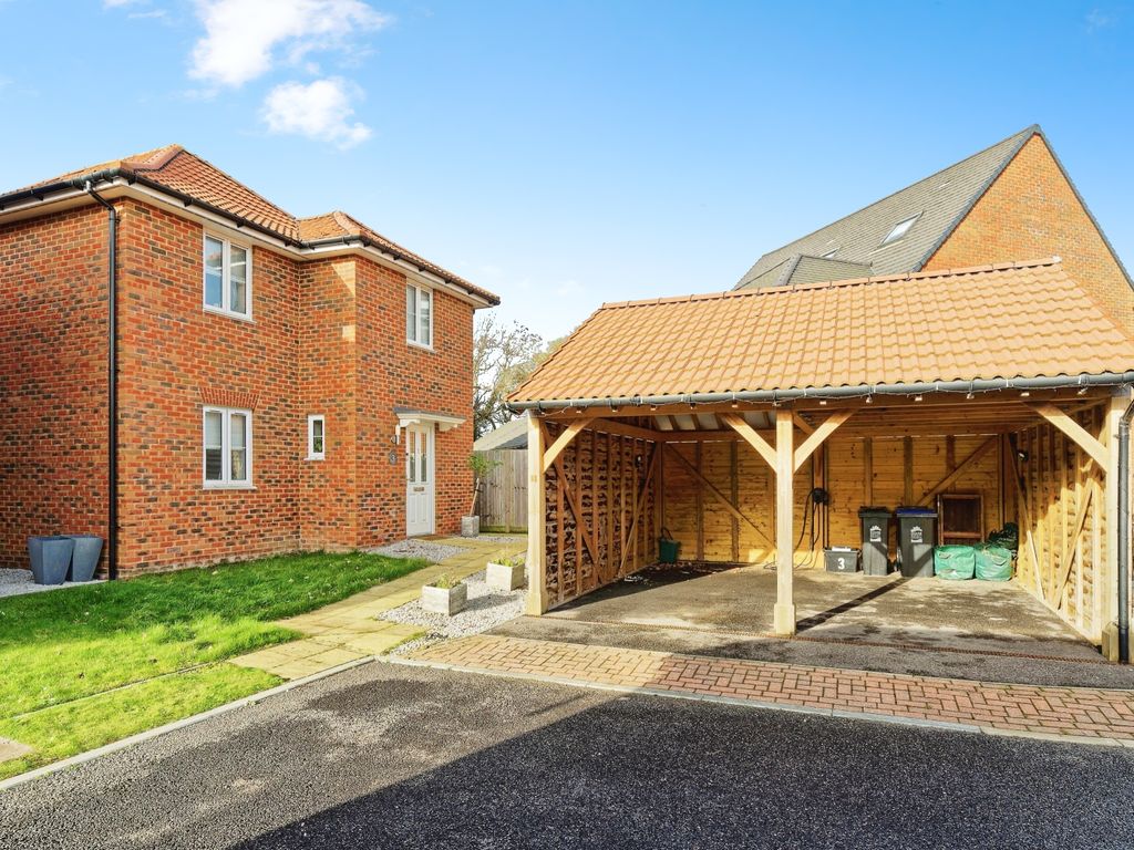 4 bed detached house for sale in Canary Grove, Aylesham, Canterbury