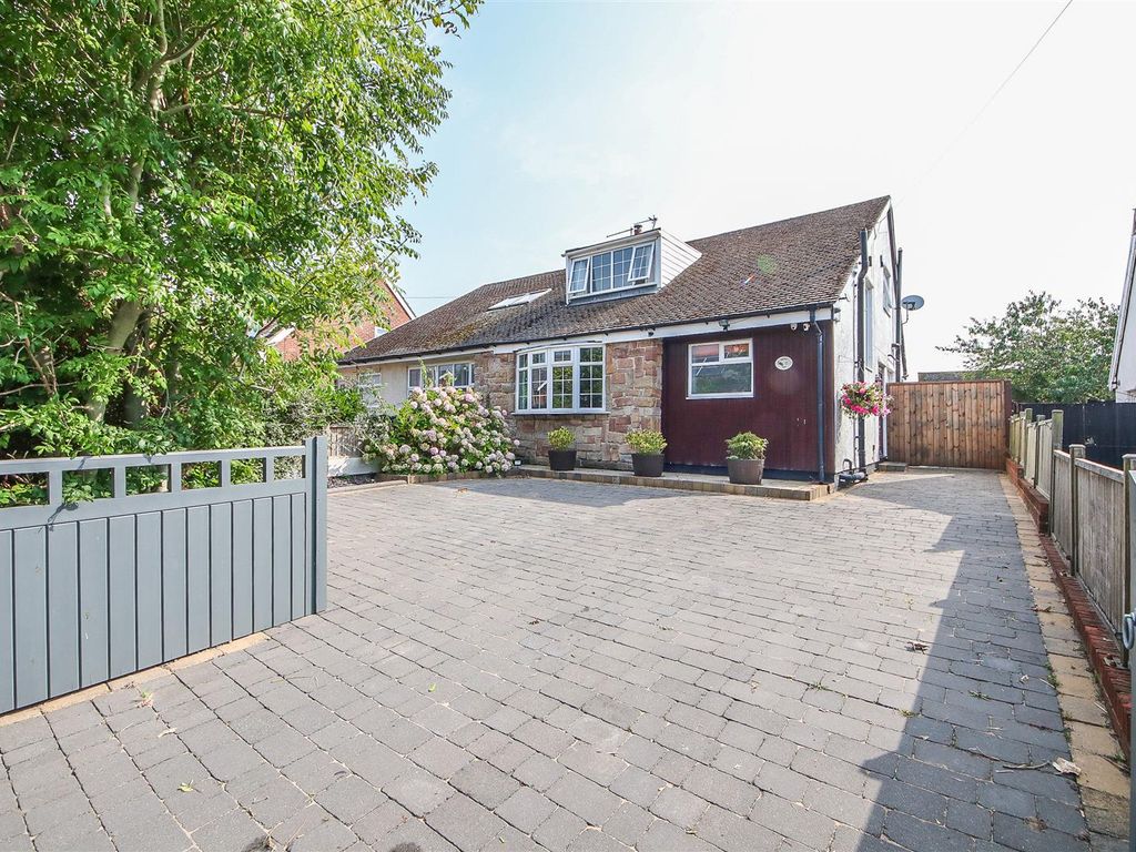 3 bed semidetached bungalow for sale in Smithy Lane, Scarisbrick