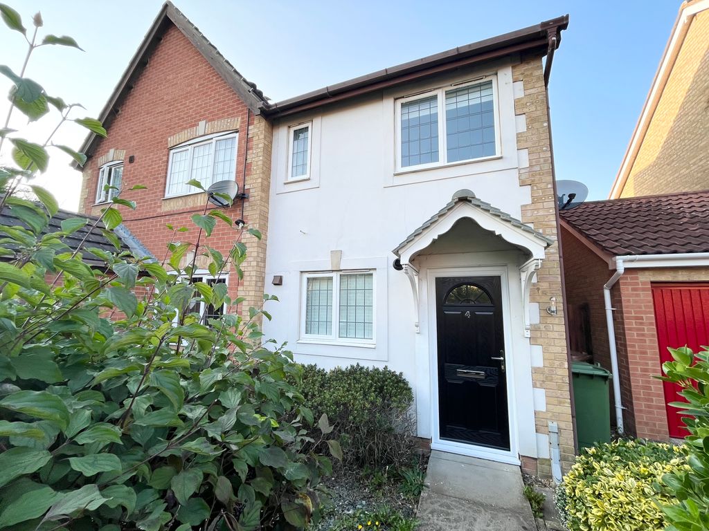 2 bed semidetached house to rent in Lornas Field, Hampton Hargate