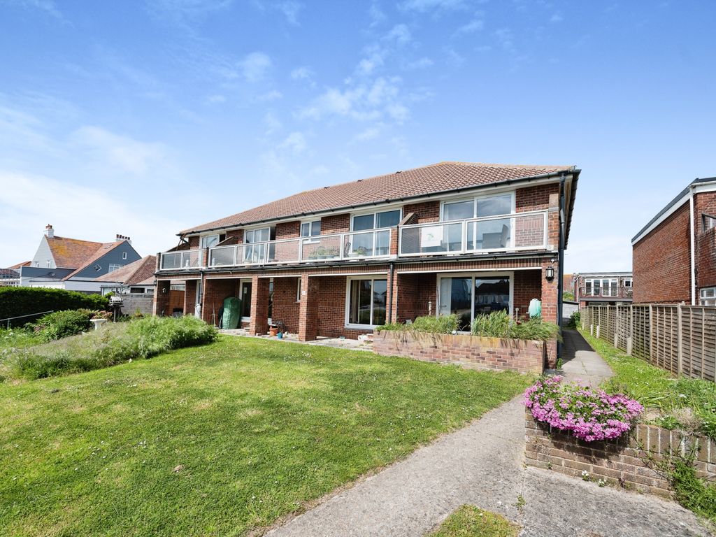 2 bed flat for sale in Furzefield House, 21 Bembridge Drive, Hayling Island, Hampshire PO11, £