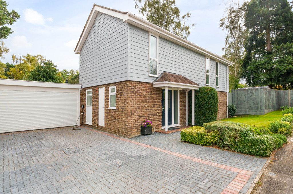 4 bed detached house for sale in Sylvanus, Bracknell, Berkshire RG12, £