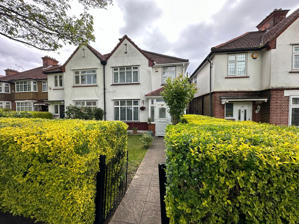 3 bed semidetached house for sale in Yeading Lane, Hayes UB4, £609,950
