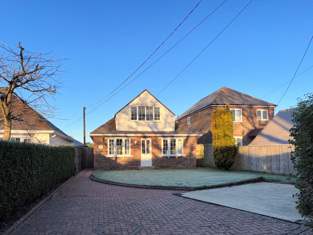 2 bed detached house to rent in Potmans Lane, BexhillOnSea TN39 Zoopla
