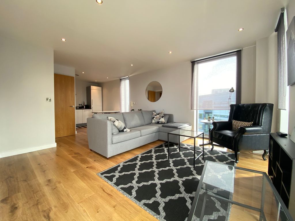 1 bed flat to rent in The Quays, Salford M50, £1,100 pcm Zoopla