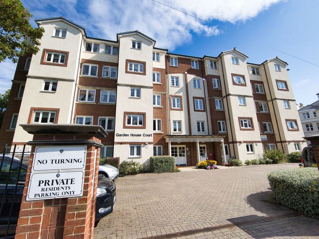 2 bed flat for sale in Sandgate Road, Garden House Court CT20, £160,000