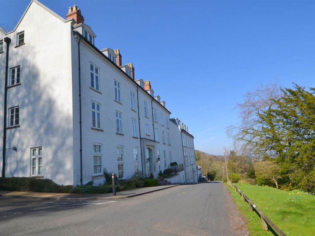 2 bed flat for sale in Holywell Road, Malvern WR14 Zoopla