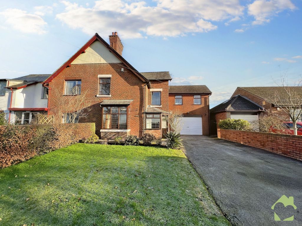 3 bed semidetached house for sale in Ducketts Lane, ClaughtonOnBrock