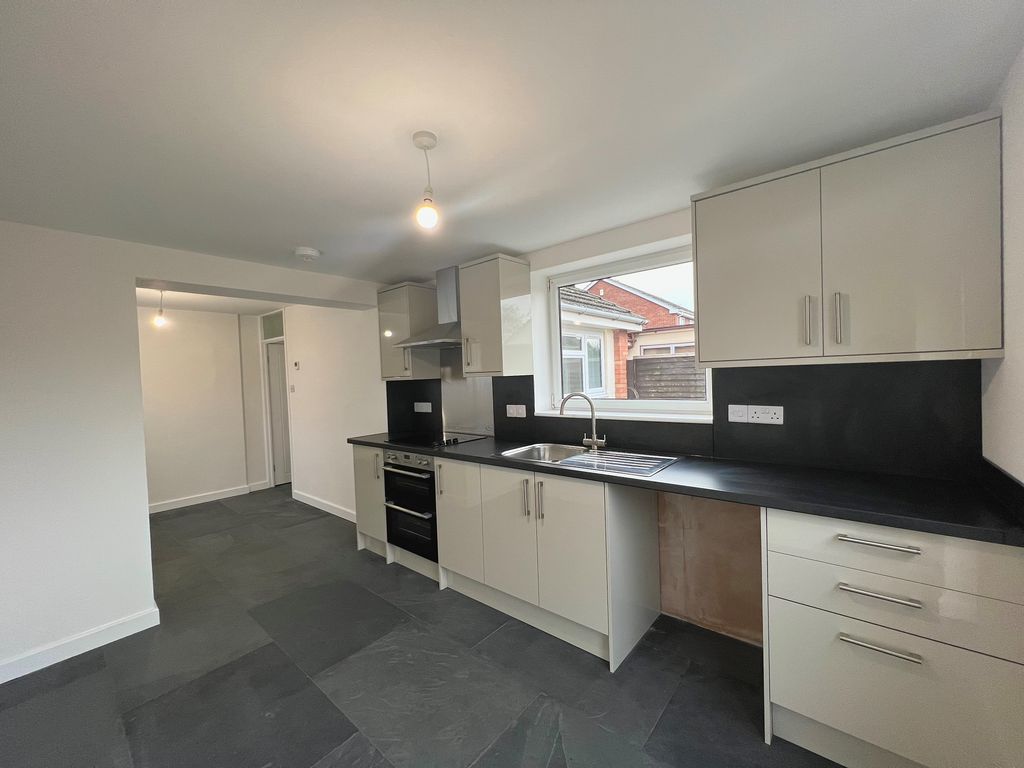 2 bed bungalow to rent in West View, Creech St. Michael, Taunton TA3, £