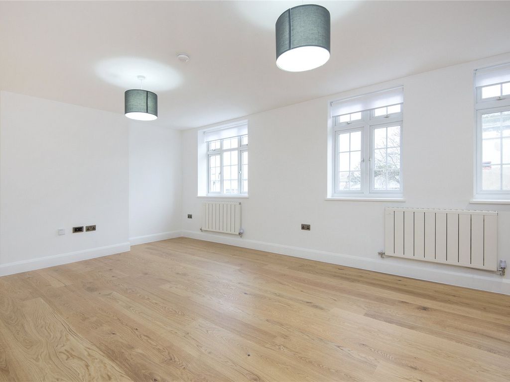 2 bed flat to rent in Barking Road, West Ham E13 Zoopla