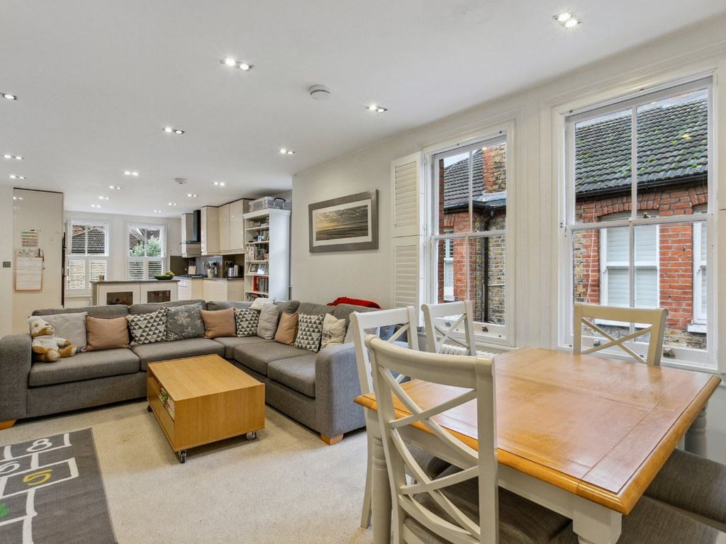 3 bed for sale in Criffel Avenue, Lambeth, London SW2, £