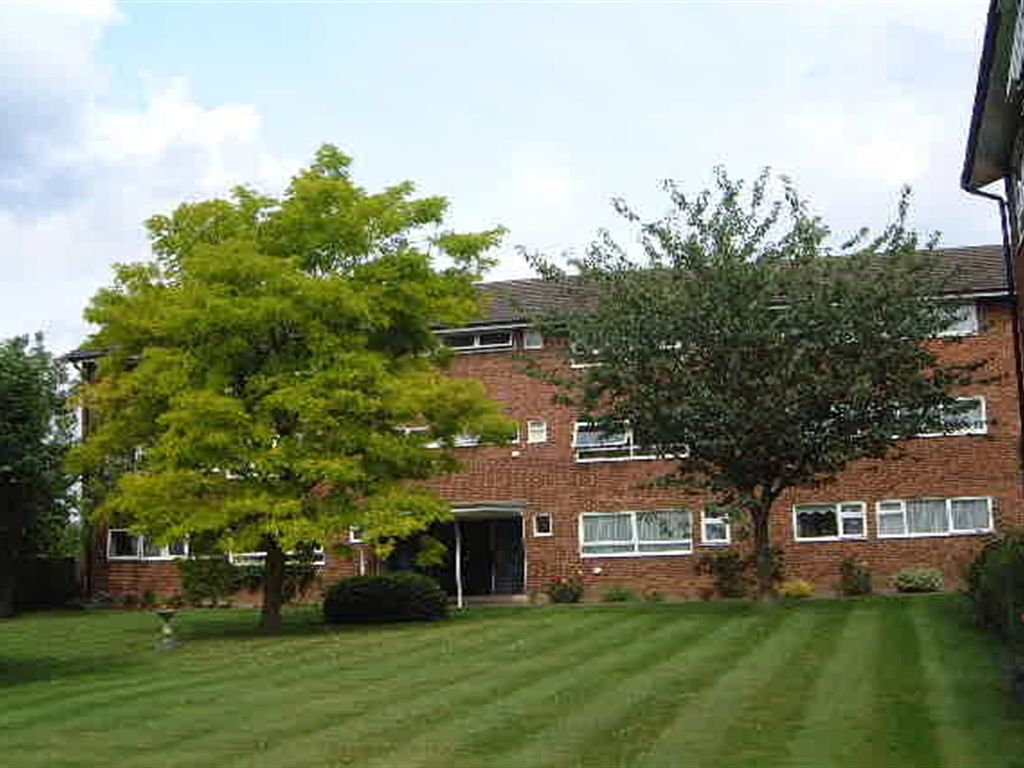 2 bed flat to rent in Egerton Road, Weybridge KT13 Zoopla