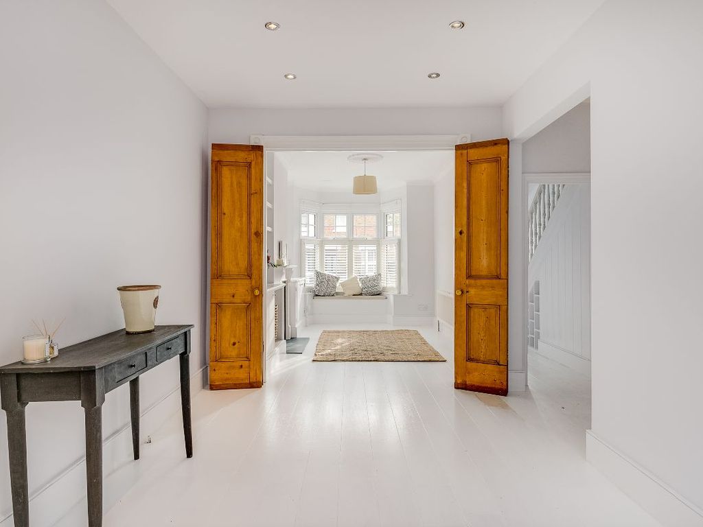 4 bed terraced house for sale in Haliburton Road, St Margarets