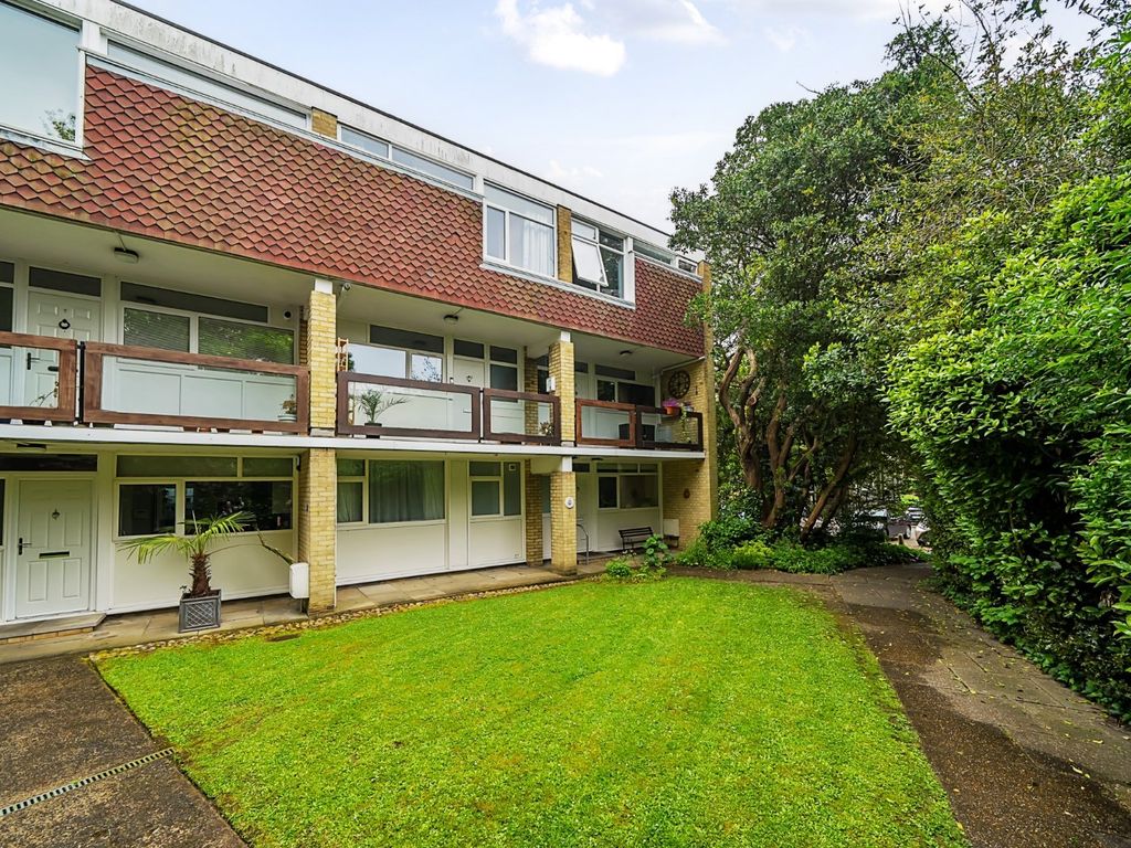 2 bed end terrace house for sale in Moat Court, Court Road, Eltham