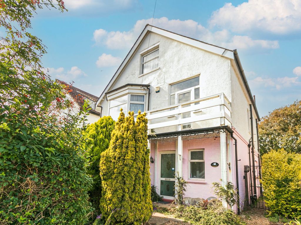 4 bed detached house for sale in Guildhill Road, Southbourne