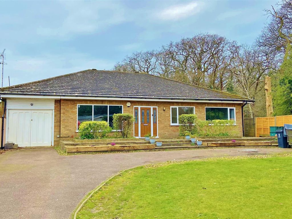 4 bed detached bungalow for sale in Walton Road, Walton On The Naze