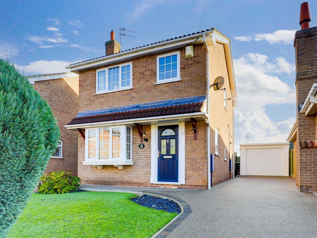3 bed detached house for sale in Common Lane, Hucknall, Nottinghamshire NG15, £240,000 Zoopla
