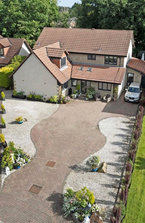 6 bed detached house for sale in Carrick Gardens, Livingston, West Lothian EH54, £620,000 Zoopla