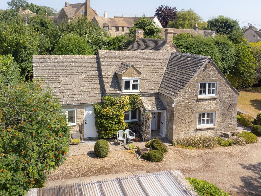 3 bed detached house for sale in Oakridge Lynch, Stroud