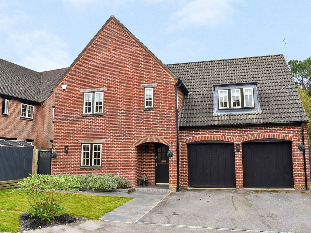 5 bed property for sale in Matchams Close, Matchams, Ringwood BH24, £