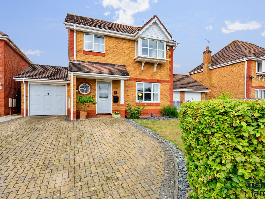 3 bed detached house for sale in Thetford Way, Taw Hill, Swindon, Wiltshire SN25 Zoopla