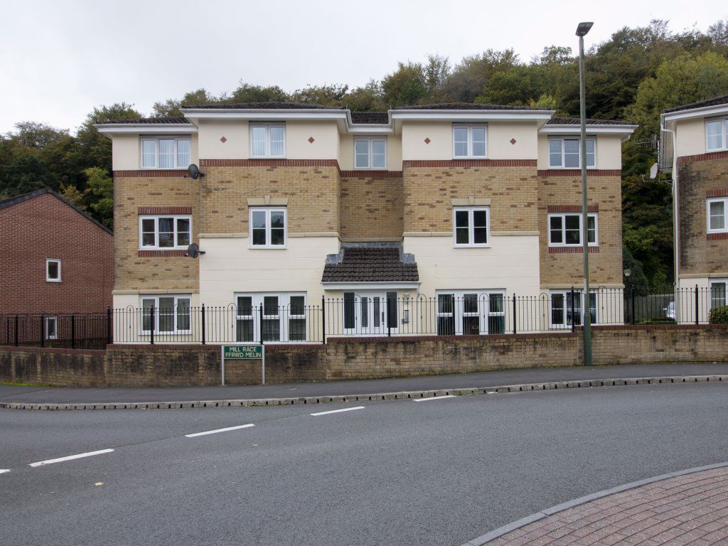 2 bed flat to rent in Coed Celynen Drive, Abercarn, Newport NP11 Zoopla