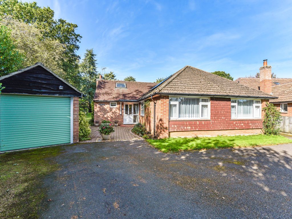 3 bed detached bungalow for sale in Rother Close, Petersfield