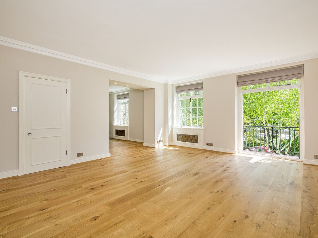 3 bed flat to rent in Shrewsbury House, Cheyne Walk SW3, £5,417 pcm