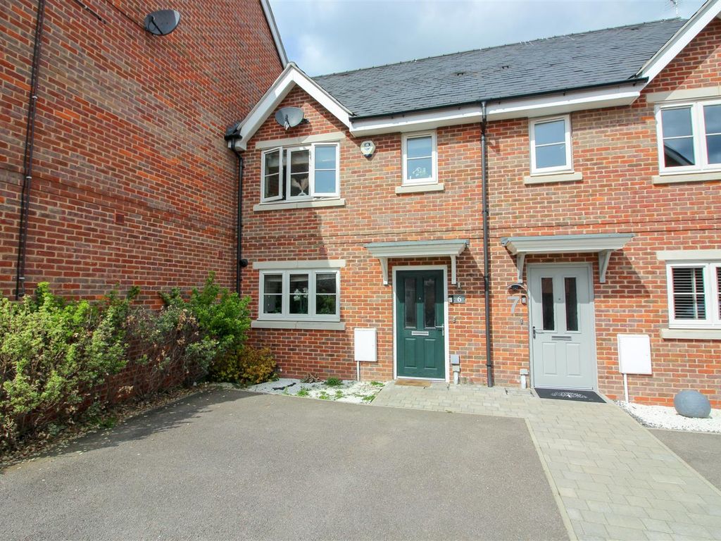 3 bed terraced house for sale in Hodgson Way, Gilston, Harlow CM20 Zoopla