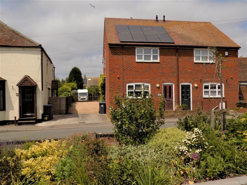 3 bed semidetached house for sale in Tothill Street, Minster, Ramsgate