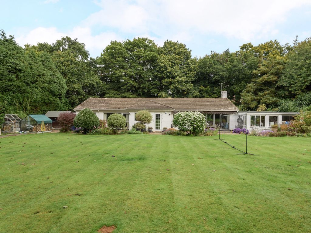 3 bed bungalow for sale in Haslemere, Surrey GU27 Zoopla