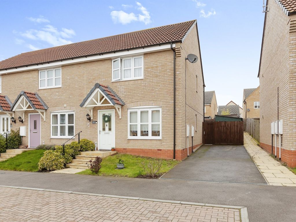 2 bed end terrace house for sale in Garfield Park, Great Glen