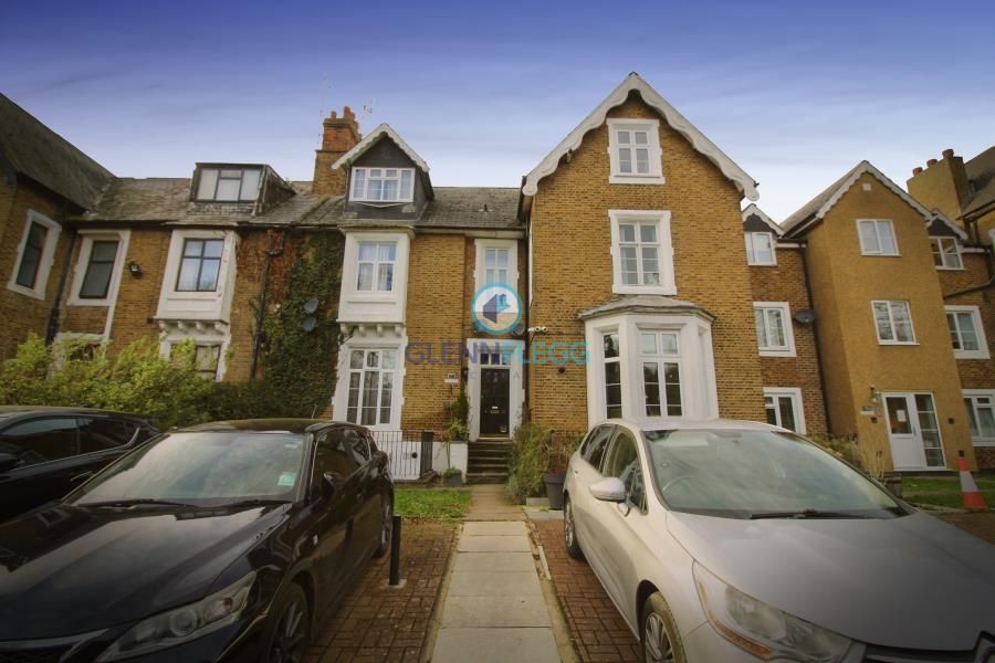 Studio to rent in Upton Park, Slough SL1, £975 pcm Zoopla