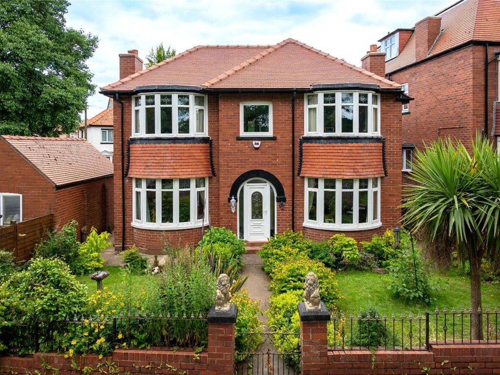 4 bed detached house for sale in Peasholm Drive, Scarborough YO12 Zoopla