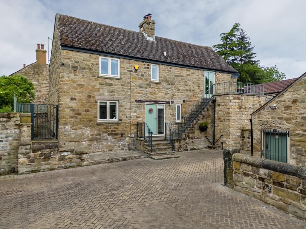 4 bed detached house for sale in Chapel Lane, Billingley, Barnsley S72