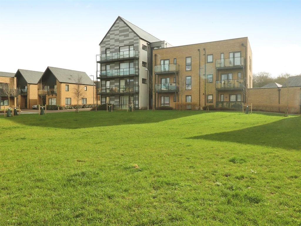 2 bed flat for sale in Crossbill Way, Newhall, Harlow CM17, £270,000
