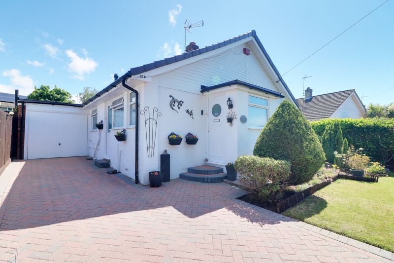 2 bed detached bungalow for sale in Greenfield Crescent, Waterlooville