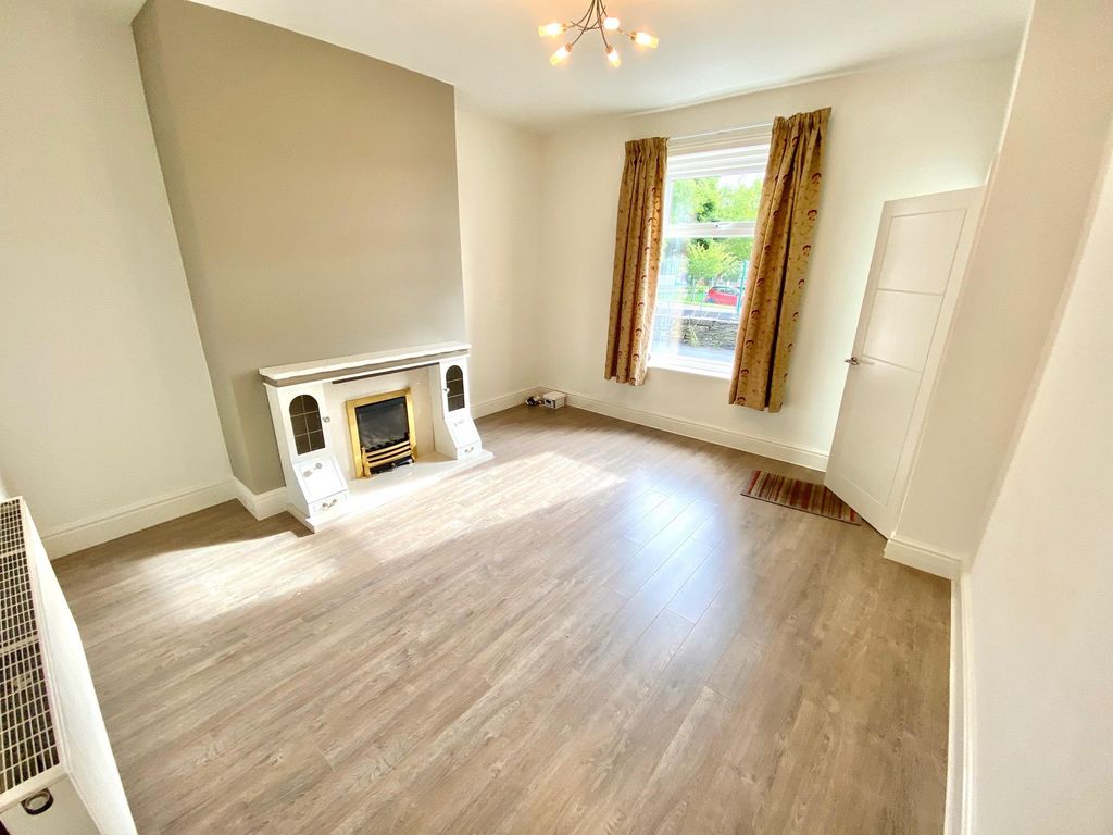 2 bed property to rent in Street, Lindley, Huddersfield HD3 Zoopla