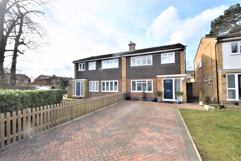 3 bed semidetached house for sale in Copes Shroves, Hazlemere, High