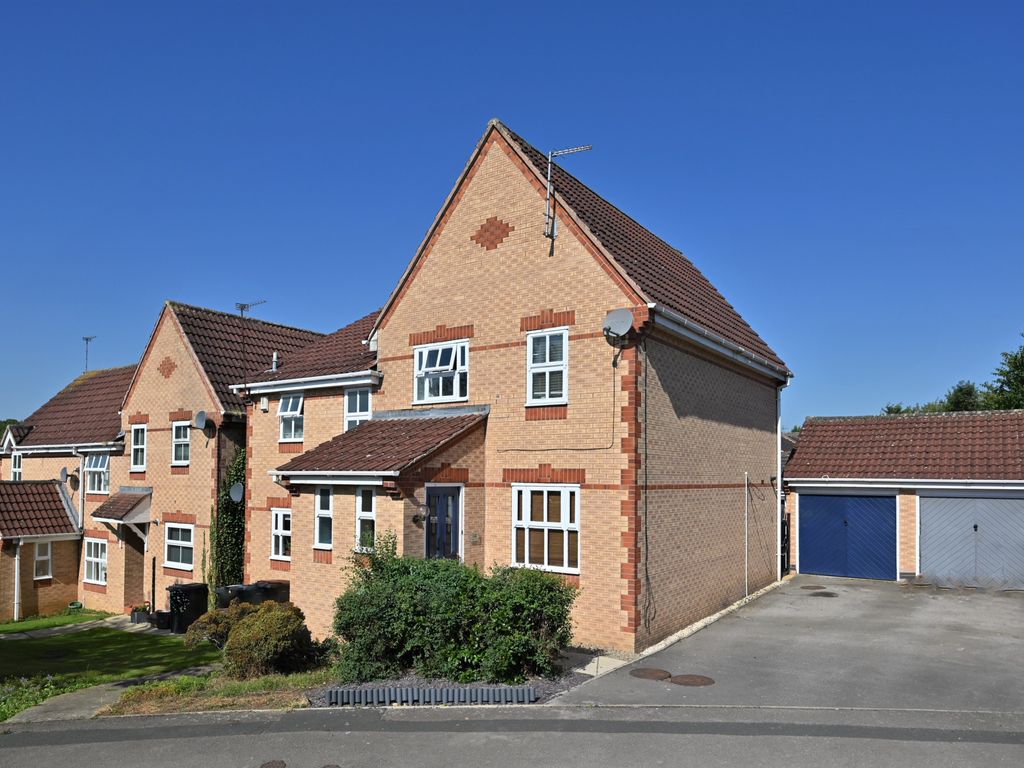3 bed semidetached house for sale in Doublegates Avenue, Ripon HG4