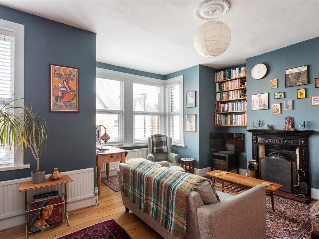 2 bed flat for sale in Mount Pleasant Road, Tottenham, London N17, £