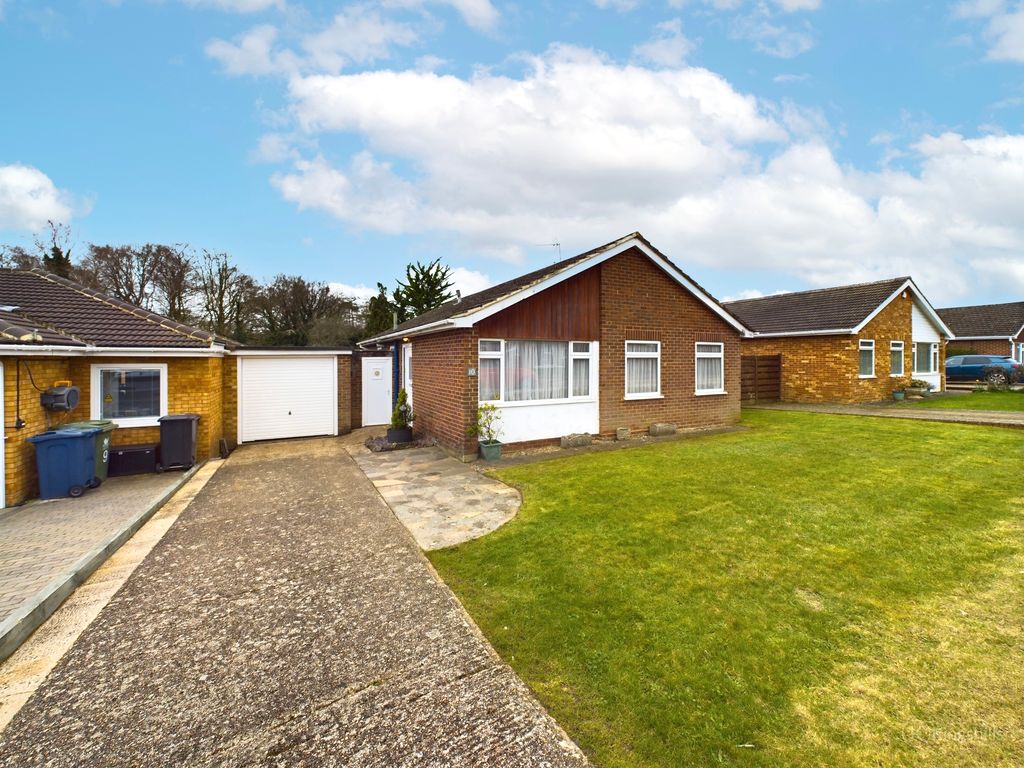 3 bed detached bungalow for sale in River View, Flackwell Heath, High